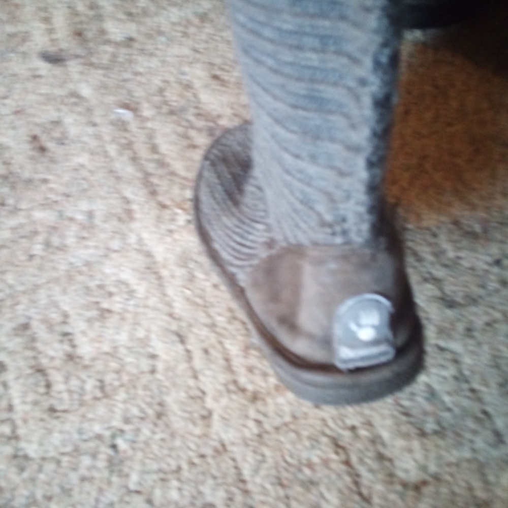 BEARPAW knitted button up the side boots